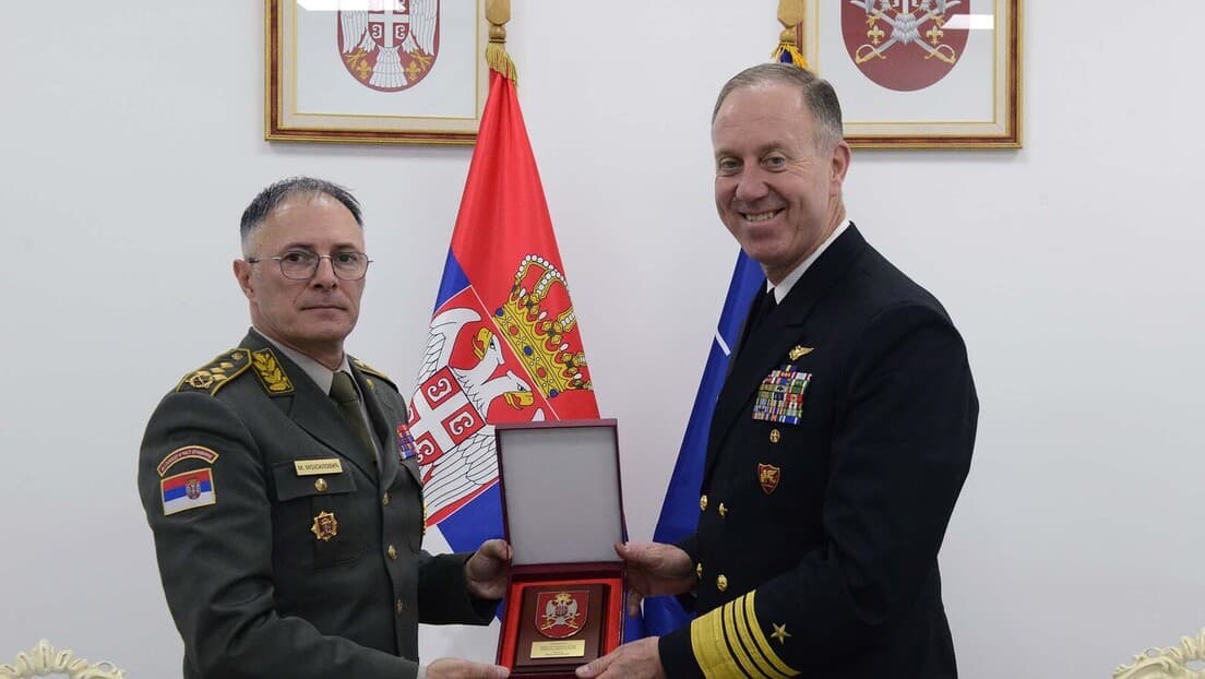 Mojsilović i admiral Vajkof u bazi „Jug“: Otvorena komunikacija za očuvanje mira na KiM