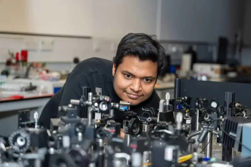 Elektron Prešao Solarni Interfejs Za 18 Femtosekundi — Molekulska Vibracija Kao "Praćka"