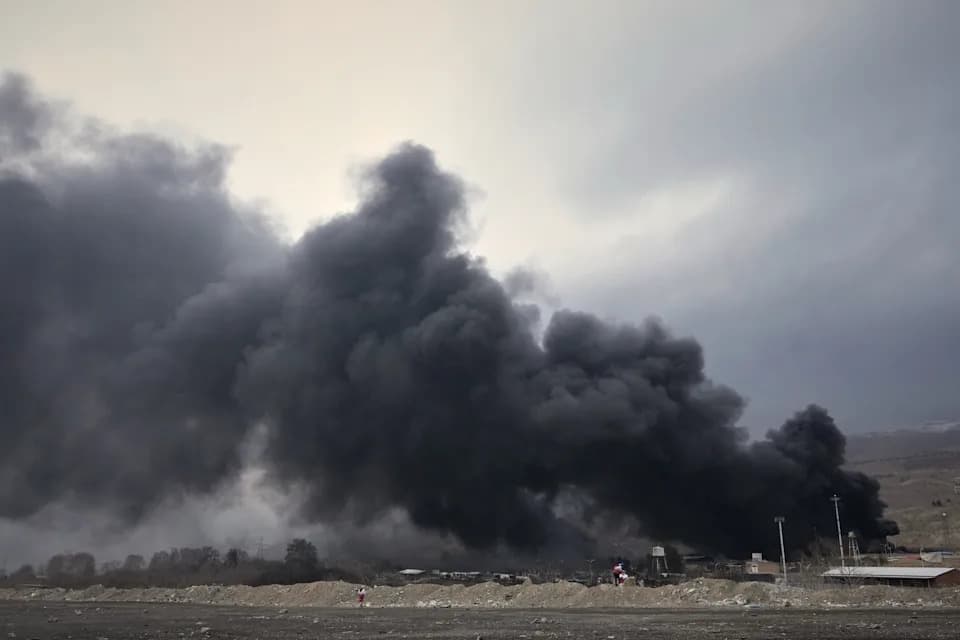 Trampova „roaring“ ekonomija tromo počela 2026: Gubitak radnih mesta, skok cena goriva i pad berze