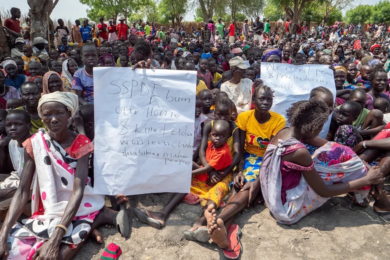 Hitna evakuacija u Akobu: Hiljade civila beže dok vojska priprema ofanzivu
