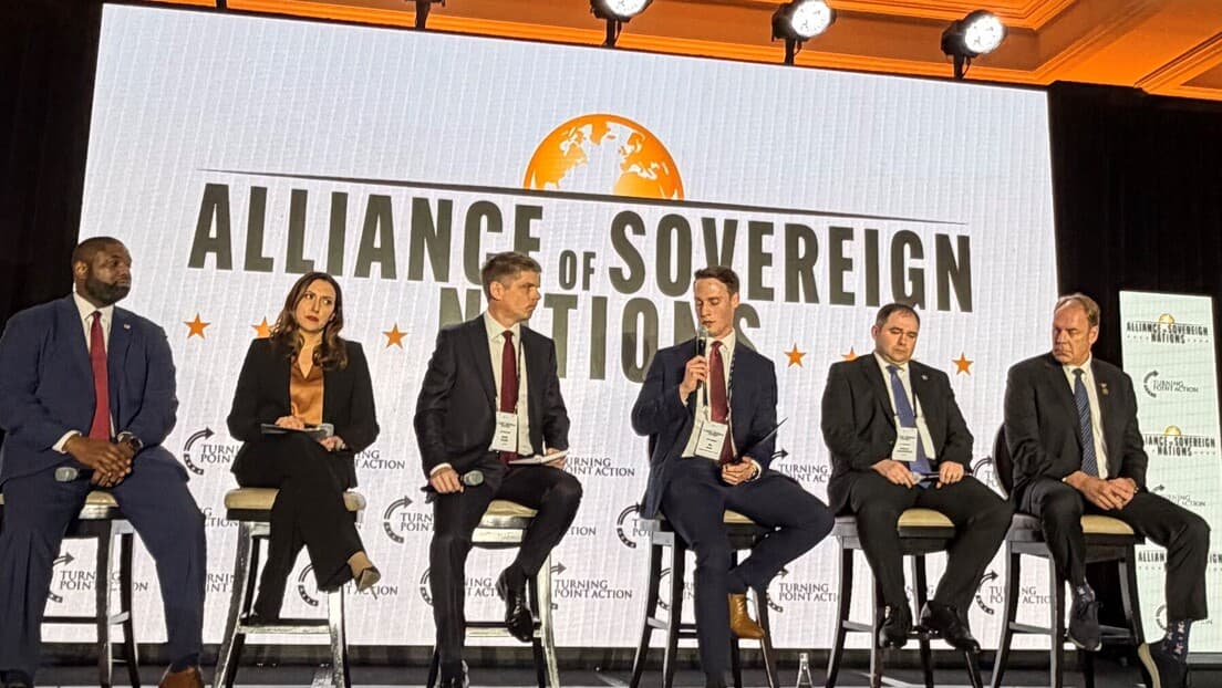 Stefanović "tužio" Arnoa Gujona pred Ursulom fon der Lajen — šta je Gujon odgovorio?