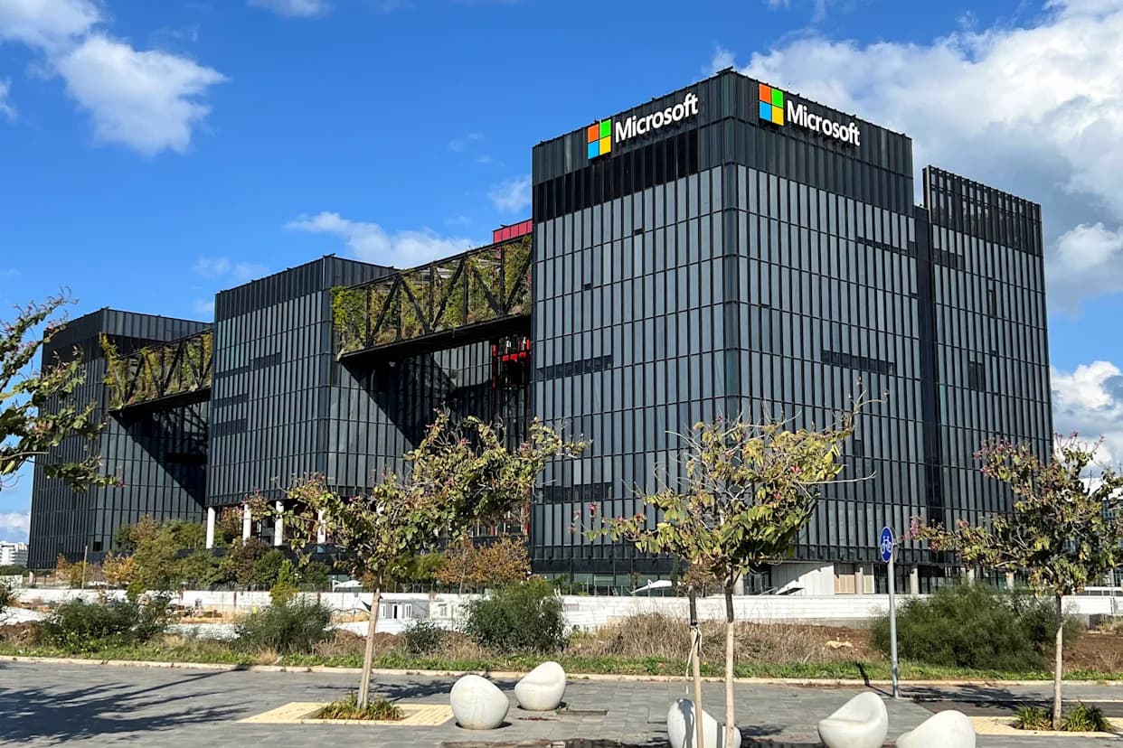 IRGC Preti Napadima Na Ekonomske Centre I Banke Povezane Sa SAD I Izraelom