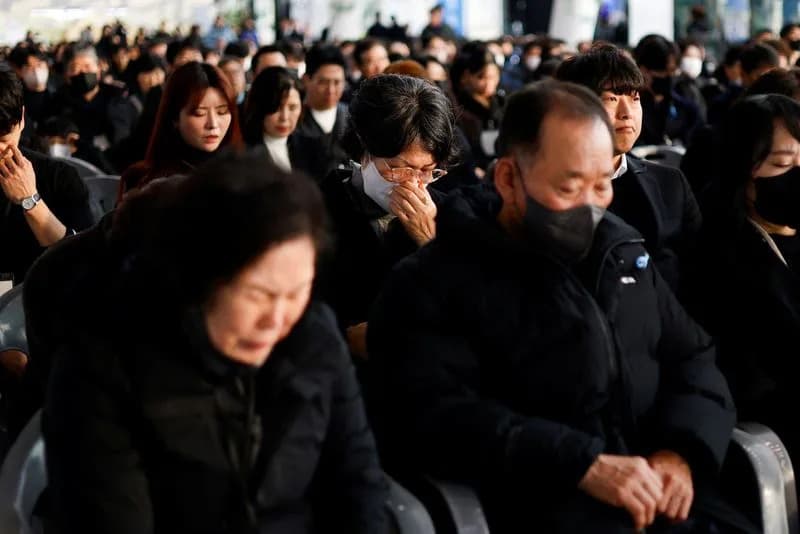 Lee Naložio Disciplinske Mere Nakon Otkrića Da Su Posmrtni Ostaci Žrtava Jeju Aira Ostavljeni Godinu Dana