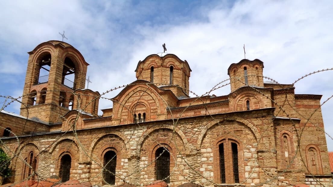 Selaković: Pred očima "mirotvoraca" uništeno 156 crkava, 255 grobalja i preko 10.000 ikona na Kosovu i Metohiji