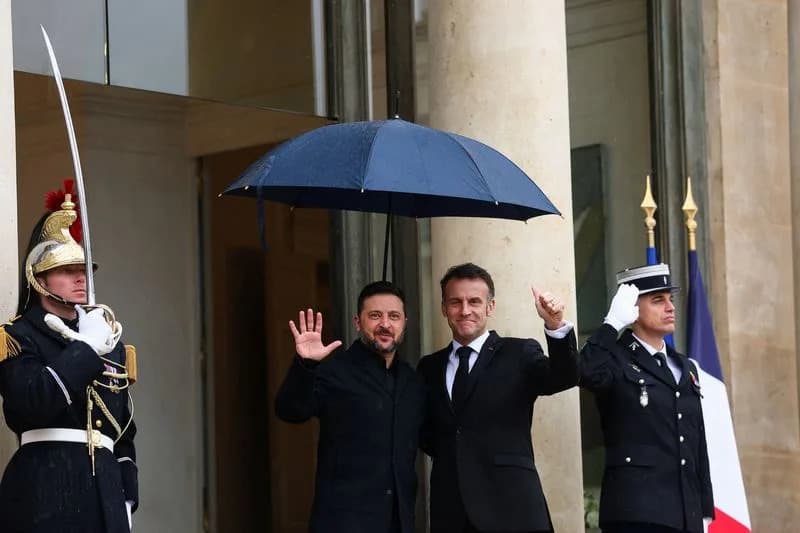 Zelenski u Parizu: Olakšavanje Sankcija SAD Na Rusku Naftu Neće Približiti Kraj Rata