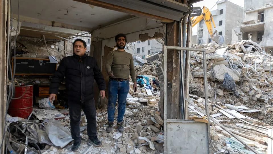 15. dan sukoba SAD–Izrael protiv Irana: Hormuzski moreuz praktično zatvoren, napadi na Kharg Island i rast regionalne tenzije