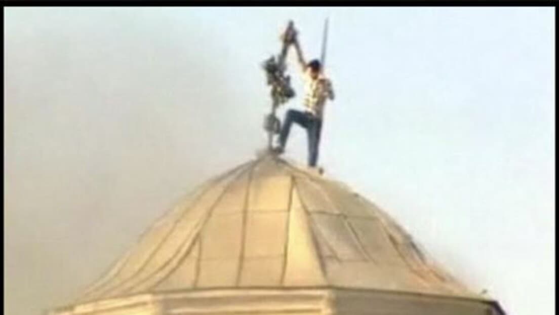 Martovski pogrom 2004: "Dani kada su goreli vekovi" — Zogović i Dobričanin pozivaju na sećanje