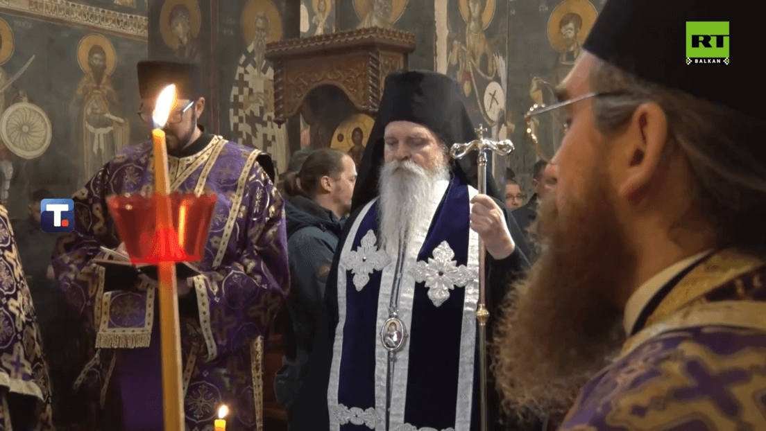 Mitropolit Teodosije u Gračanici: „Kosovo i Metohiju možemo izgubiti samo ako ih se sami odreknemo“ — Sećanje na martovski pogrom 2004.