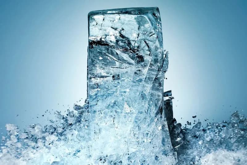 Gljive Koje „Prave" Led: Rastvorljivi Proteini Nukleuju Vodu Pri -5°C