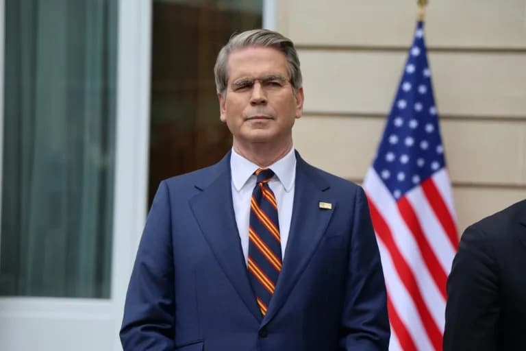 SAD Razmatraju Privremeno Ublažavanje Sankcija Na Iransku Naftu Na Moru Kako Bi Ublažile Skok Cena Energije