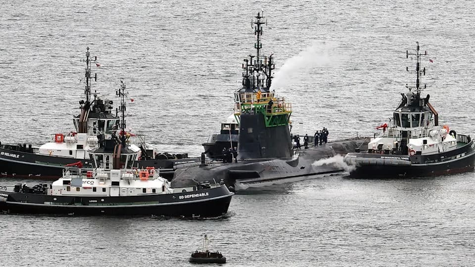 Hapšenja u Škotskoj: Iranac i Rumunka Optuženi Nakon Navodnog Pokušaja Ulaska u Bazu Faslane