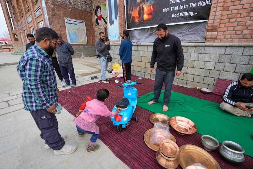 Solidarnost iz Kašmira: Stanovnici prikupljaju zlato, novac i stoku za pomoć Iranu