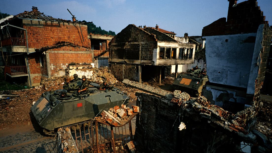 Kolateralna šteta i epidemija kancera: Komu se obraća Jamie Shea i šta poručuje