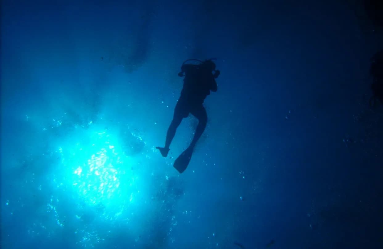 Otkrivena najdublja podvodna „plava rupa“ na svetu — dno još nije dostignuto