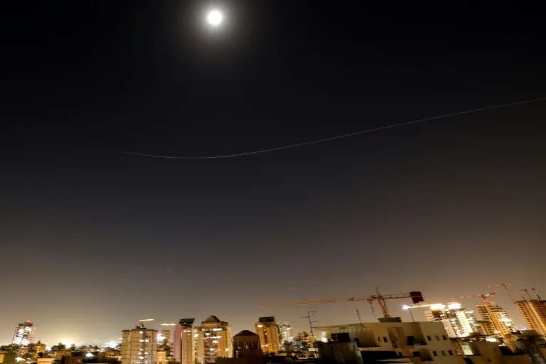 Talasi udara SAD i Izraela pogodili ključne ciljeve u Iranu — desalinizaciono postrojenje na Qeshmu van funkcije, Trump zapretio