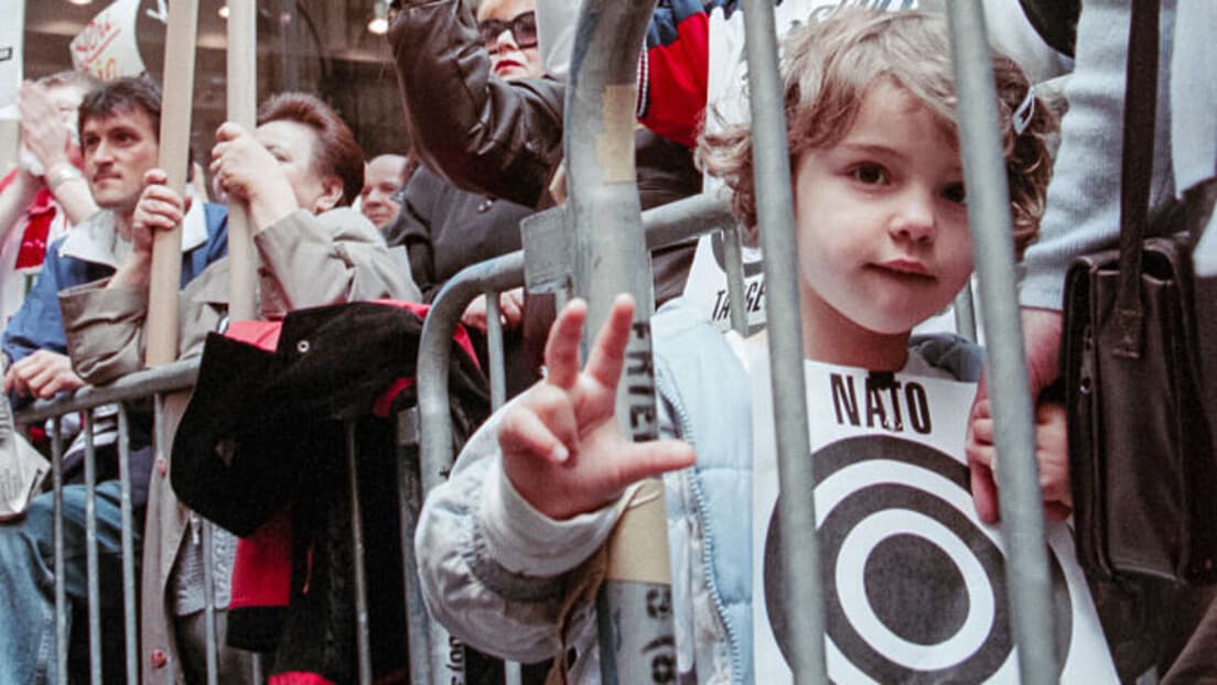 Zašto Su Uniformisani Amerikanci Posetili Vrtić „Bambi“ Tokom Godišnjice NATO Bombardovanja?