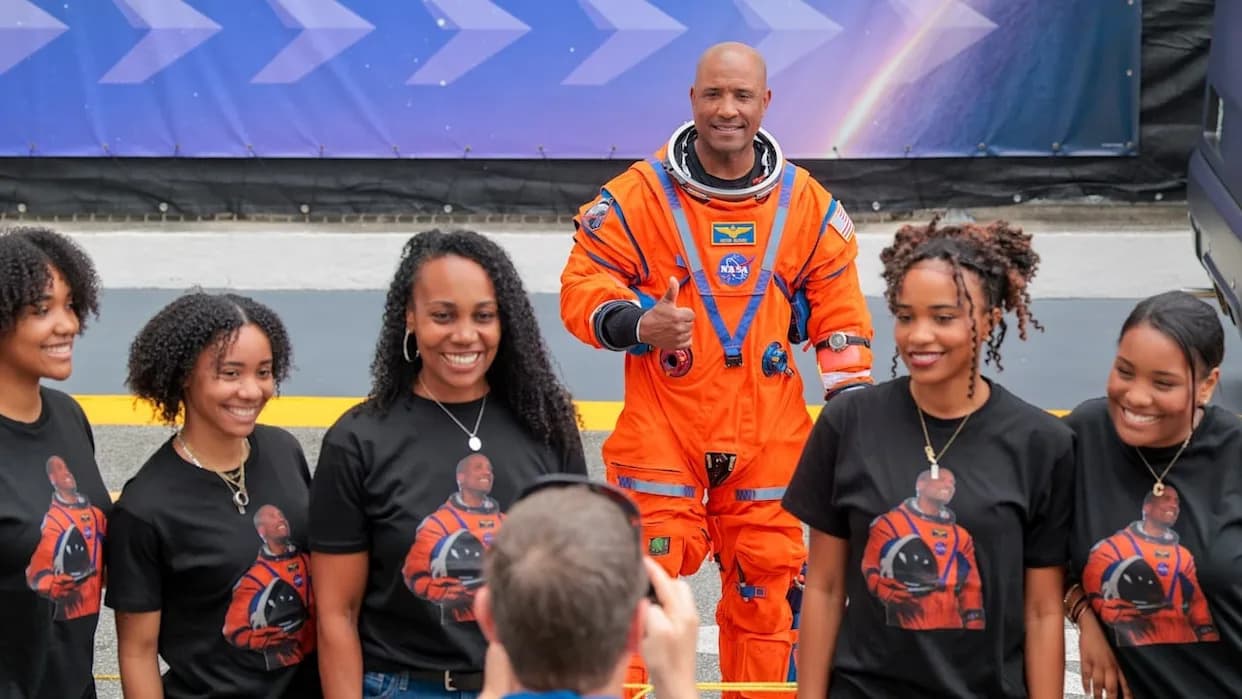Victor Glover Pravi Istoriju u Artemis II: Prvi Crni Astronaut Koji Se Približio Mesecu