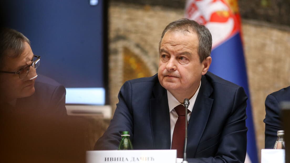 Ivica Dačić se vratio na posao: Od ponedeljka postepeno preuzima dužnosti