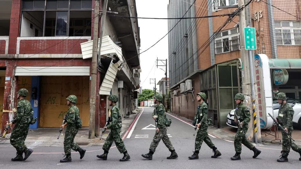 Dok Tajvan Jača Odbranu, Građani Spremaju „Plan B“ — Sekundarna Državljanstva, Računi i Nekretnine