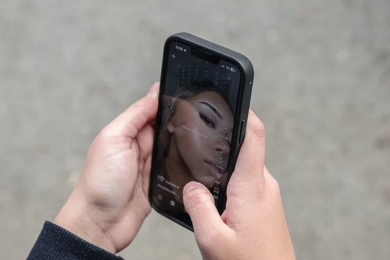 Grčka Zabrana Društvenih Mreža Za Mlađe Od 15 Počinje 1. Januara 2027., Najavio Mitsotakis