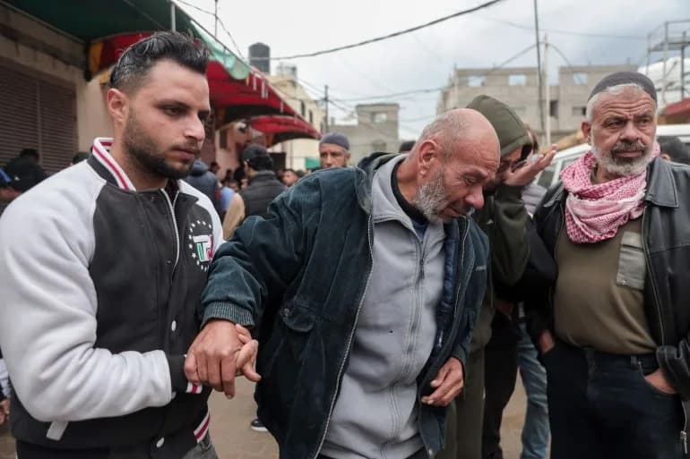 Masovni upad u Maghazi: Civili zarobljeni dok su milicije i snage razmenjivale vatru