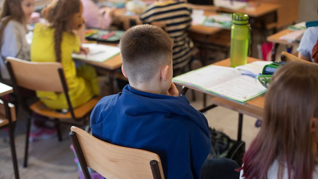 Vlada Finansira Besplatne Udžbenike za Oko 96.000 Osnovaca u Školskoj 2026/2027