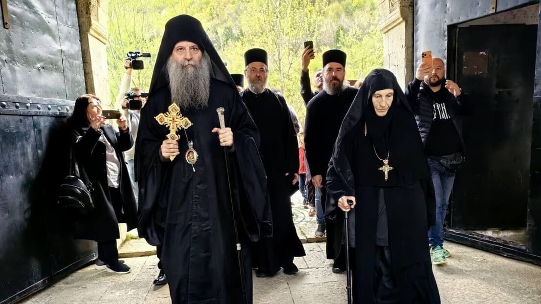 Patrijarh Porfirije Stigao U Pećku Patrijaršiju — Doček I Plan Vaskršnjih Službi