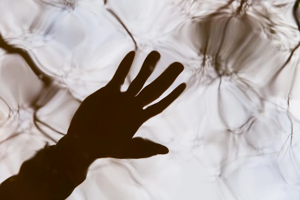 Kako Iskustva Bliska Smrti Mijenjaju Snove: Naučnici Otkrili Neočekivane Promjene