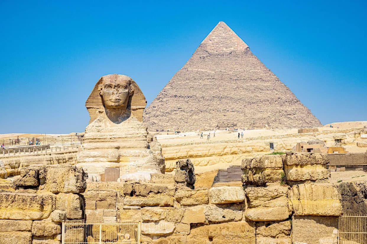 Novi Dokazi Preispituju Izgradnju Velike Piramide u Gizi — Predlog Ivične Spiralne Rampe