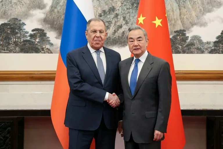 Lavrov u Pekingu: Optužbe Za „Zadržavanje“ Rusije i Kine i Najava Sastanka Putina i Si Đinpinga