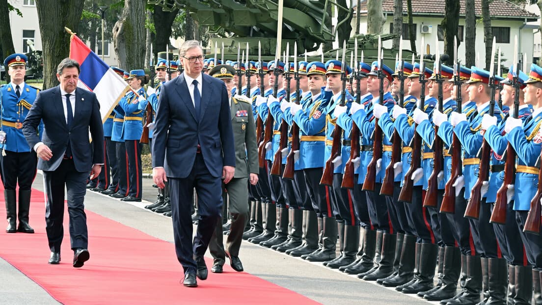 Vučić Sa Najvišim Rukovodstvom Vojske i Ministarstva Odbrane — Sastanak U Kasarni "Banjica 2"