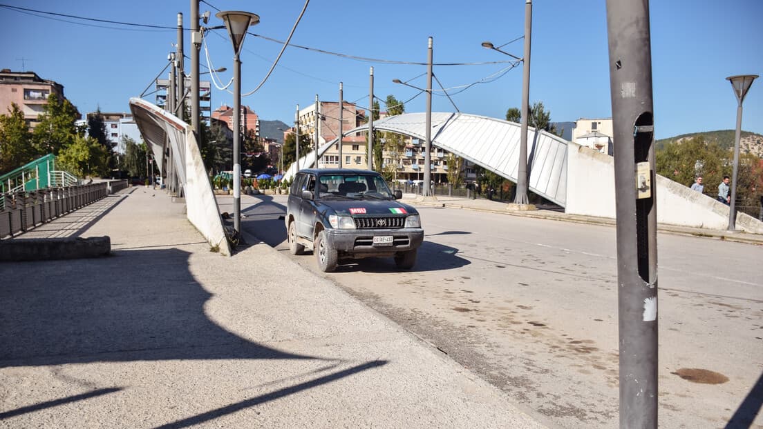 Okupljanje u Severnoj Mitrovici: Radojević Traži Odgovore o Proteranim Srbima i Oskrnvljenom Groblju