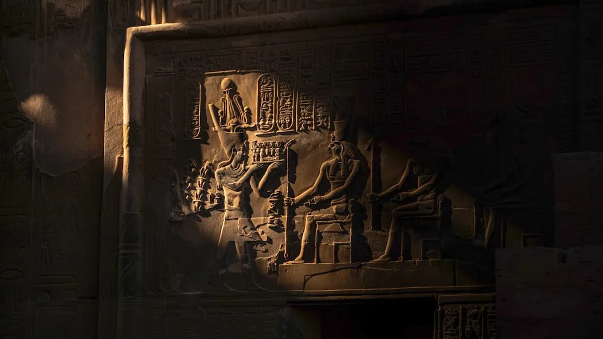 Ukraden Reljef Iz Sakare: Vezir Khentika Prikazan Kako Sliku Tri Sezone — I Usput Je Otkrivena 4.000 Godina Stara 'Kletva'
