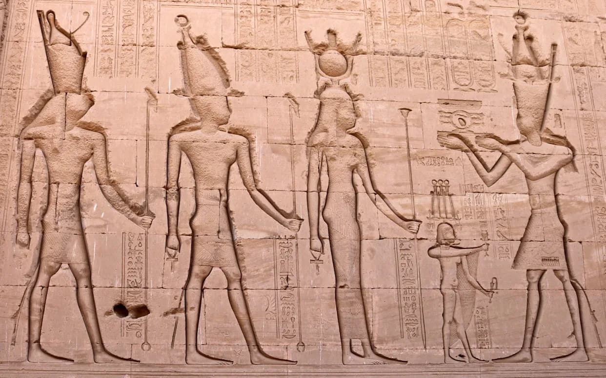 U Karnaku Otkrivena Stela: Rimski Car Tiberije Prikazan Kao Faraon