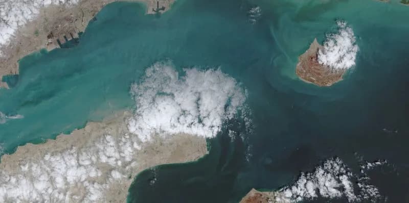 Hormuz Otvoren Uz Odobrenje IRGC‑a — Otmrzavanje ~30 mlrd USD Deo Sporazuma, Mine I Dalje Prete