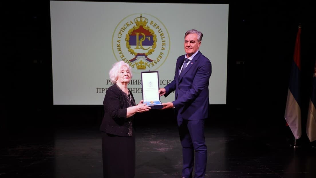 Siniša Karan odlikovao Jelenu Buhac Radojčić — Poslednja svedokinja golgote Jasenovca