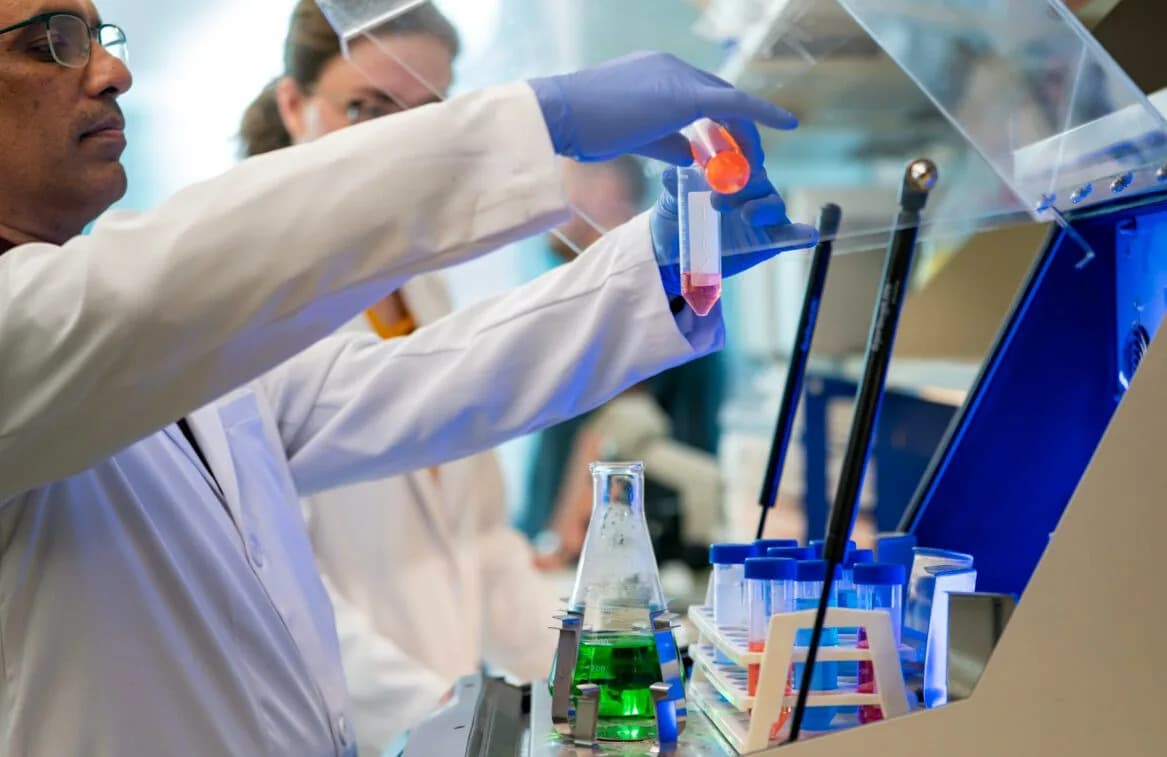 Nazalni Sprej Koji U Nedeljama Može Obrnuti Starenje Mozga — Dve Doze MikroRNK Vezikula