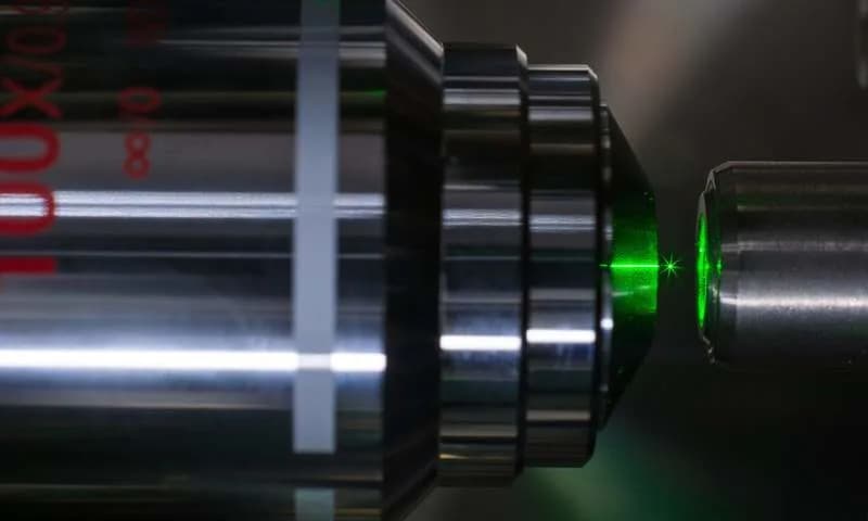 Novi 'Squeezed Phonon Laser' Stvara Koherentne Fonone Uz Smanjen Termalni Šum