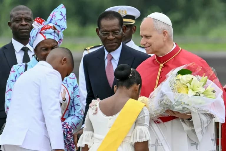 Papa Posetiće Zatvor Bata Na Pretposlednjoj Etapi Afričke Turneje