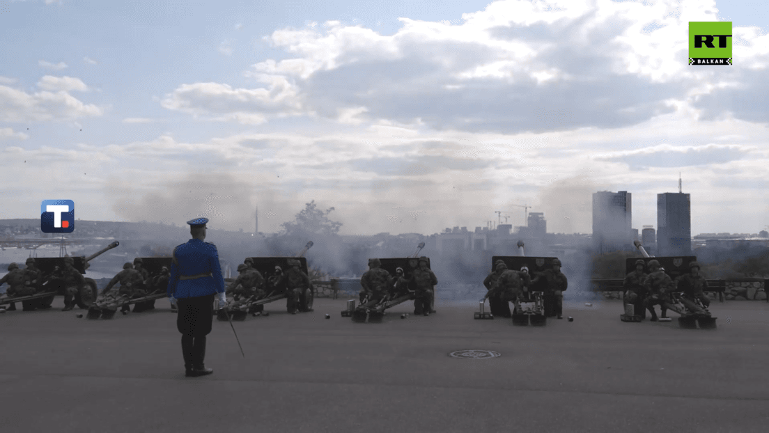 Impozantna počasna artiljerijska paljba sa Savske terase uoči Dana Vojske Srbije (VIDEO)