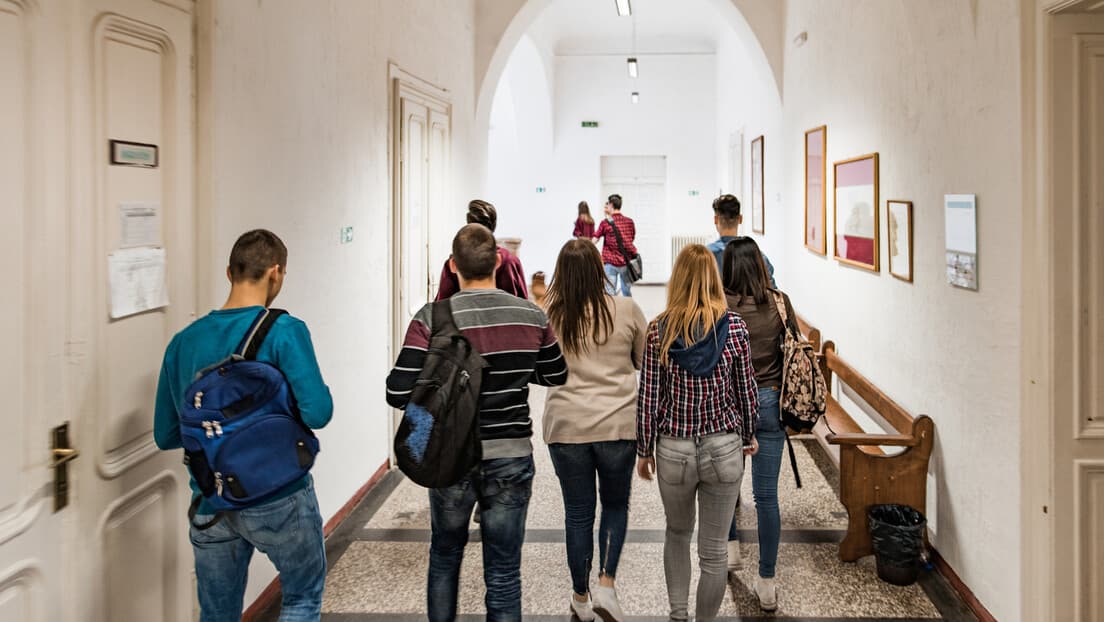 Hoće Li Deca Sa 15 Godina Moći Sama Da Odlučuju O Promeni Pola? Kako Srbija Usklađuje Porodični Zakon Sa EU