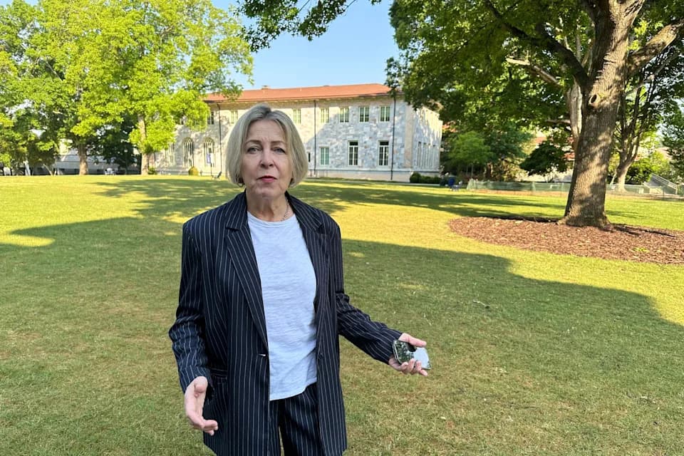 Profesori Emoryja Tuže Univerzitet Nakon Hapšenja Na Protestu Protiv Rata Izraela I Hamasa