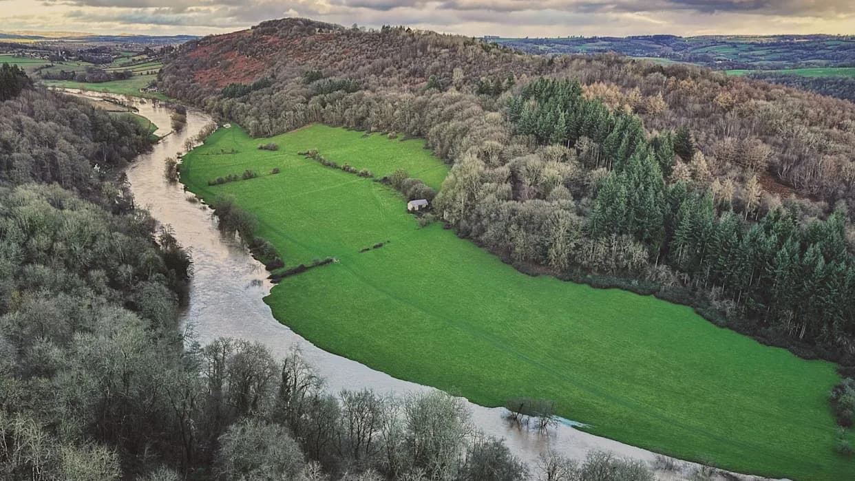 Najveća britanska tužba zbog zagađenja: Više od 4.500 ljudi tuži Avara Foods i Welsh Water zbog zagađenja reka Wye, Lugg i Usk