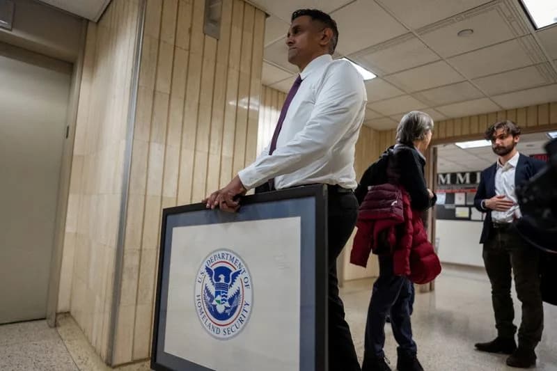 DHS SAD Pojačava Proveru Imigranata Zbog Navodnih "Ekstremističkih" Stavova — Kritike Za Slobodu Govora