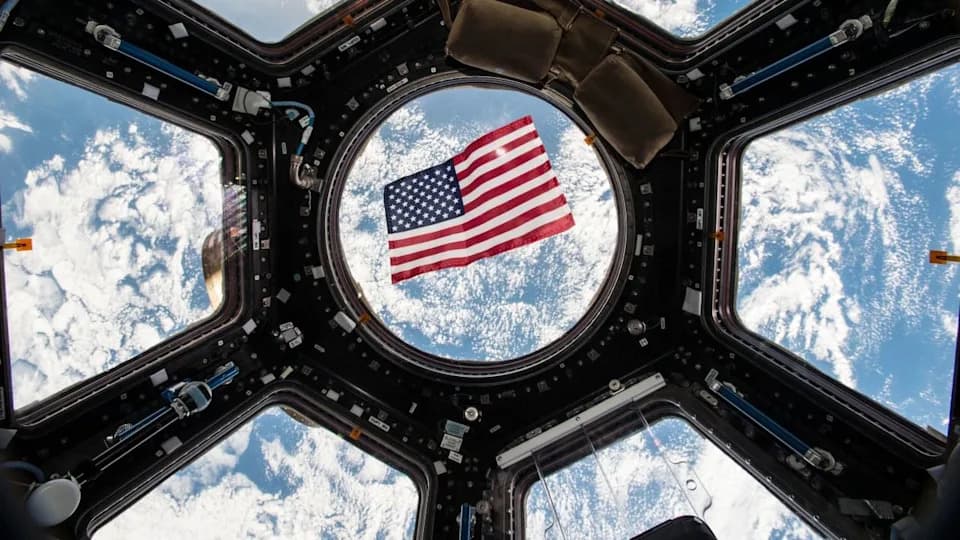 Bivši NASA astronauti osnovali „Astronauts for America“ — Brane Ustav i Zalažu Se Za Odluke Na Činjenicama