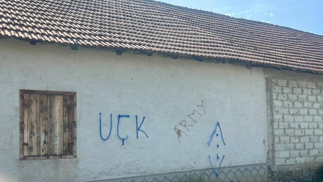 Grafiti 'UČK' Na Kući Porodice Jovanović U Mogili — Kancelarija Za KiM Zahteva Otkrivanje I Sankcije