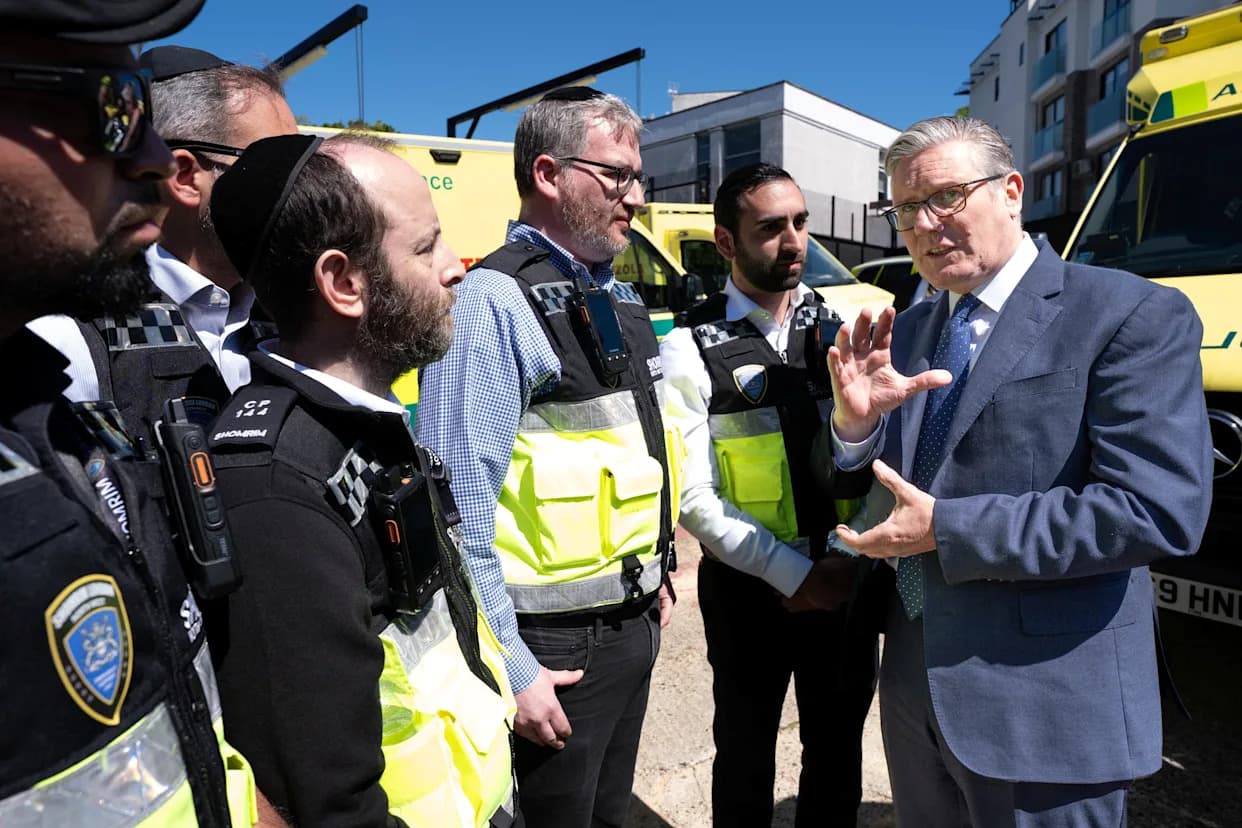 Starmer Najavljuje Moguću Zabranu Neki Pro-Palestinskih Marševa Zbog Parole „Globalise the Intifada”