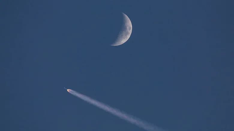 Napustili stepen Falcon 9 mogao bi udariti Mesec 5. avgusta 2026. — novi problem svemirskog otpada