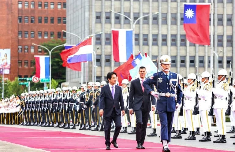 Tajvan Dočekao Predsednika Paragvaja Uz Vojne Počasti Dok Peking Povećava Pritisak