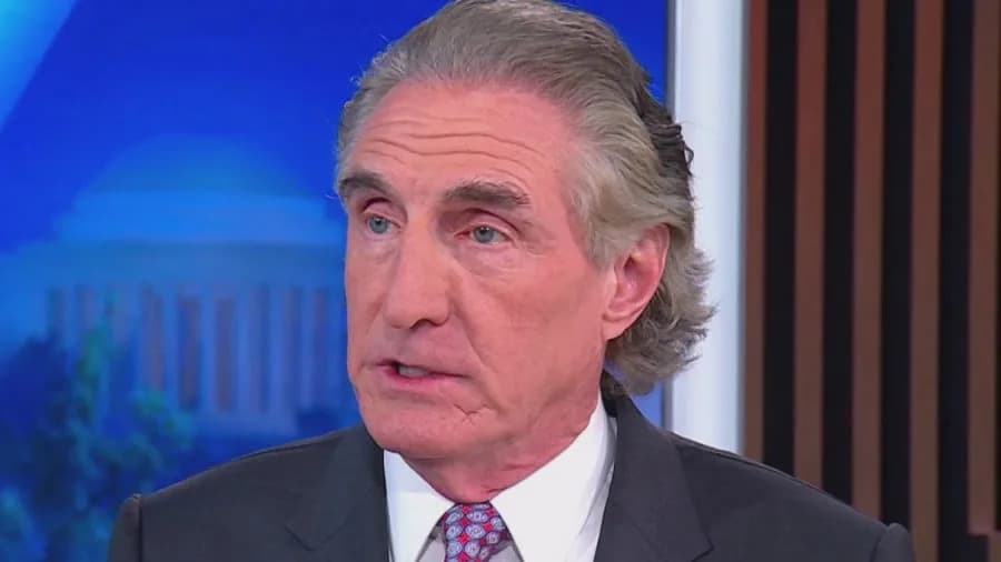 Doug Burgum: Iran Se Ponaša Kao „Somalijski Pirati“ Dok Drži Hormuški Moreuz